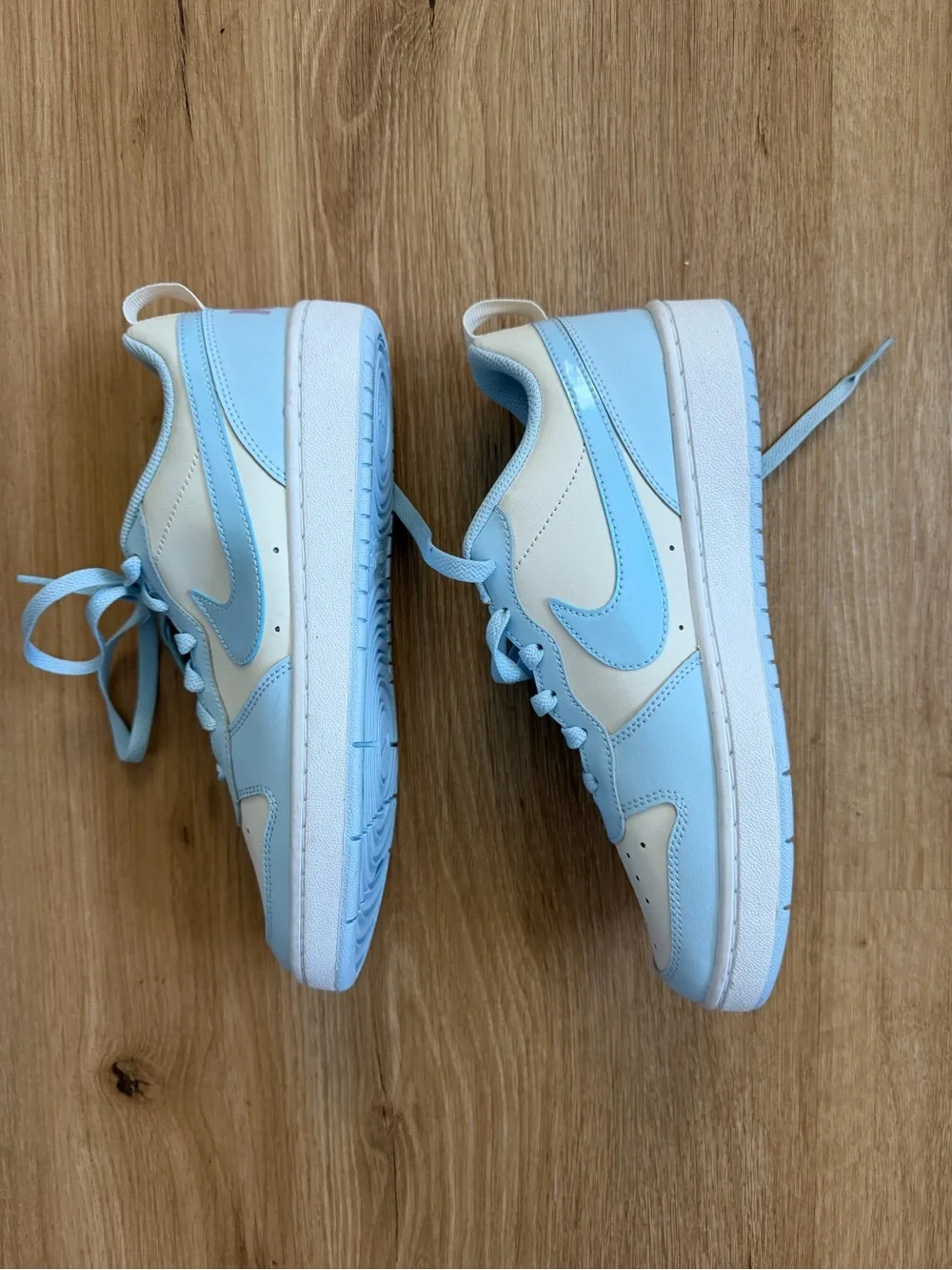 Nike Kids’ Court Borough Recraft Low Top Sneaker, Big Kid 7